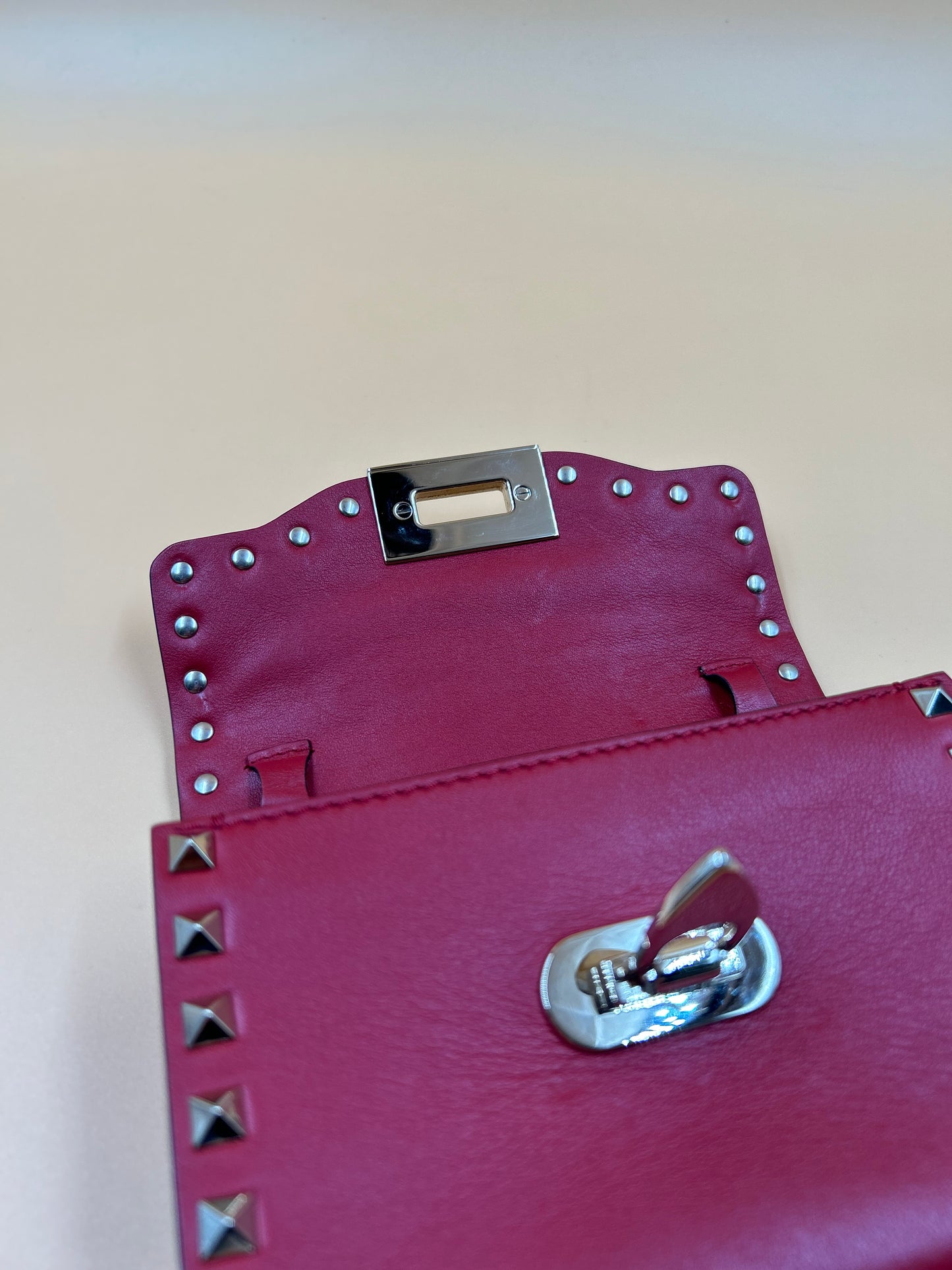 VALENTINO ROCKSTUD MINI SLING