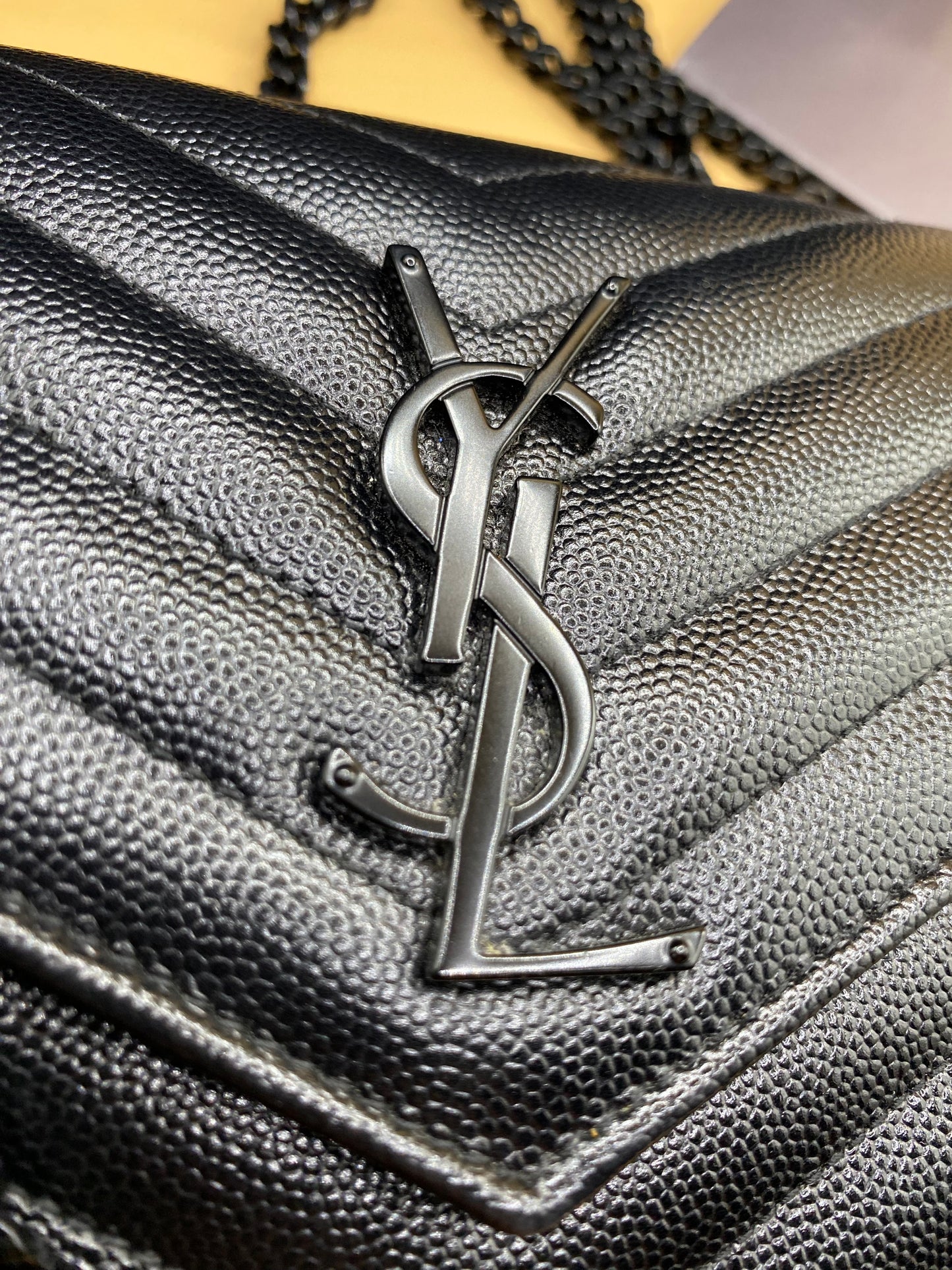 *LIKE NEW* SAINT LAURENT CASSANDRE WOC—SO BLACK