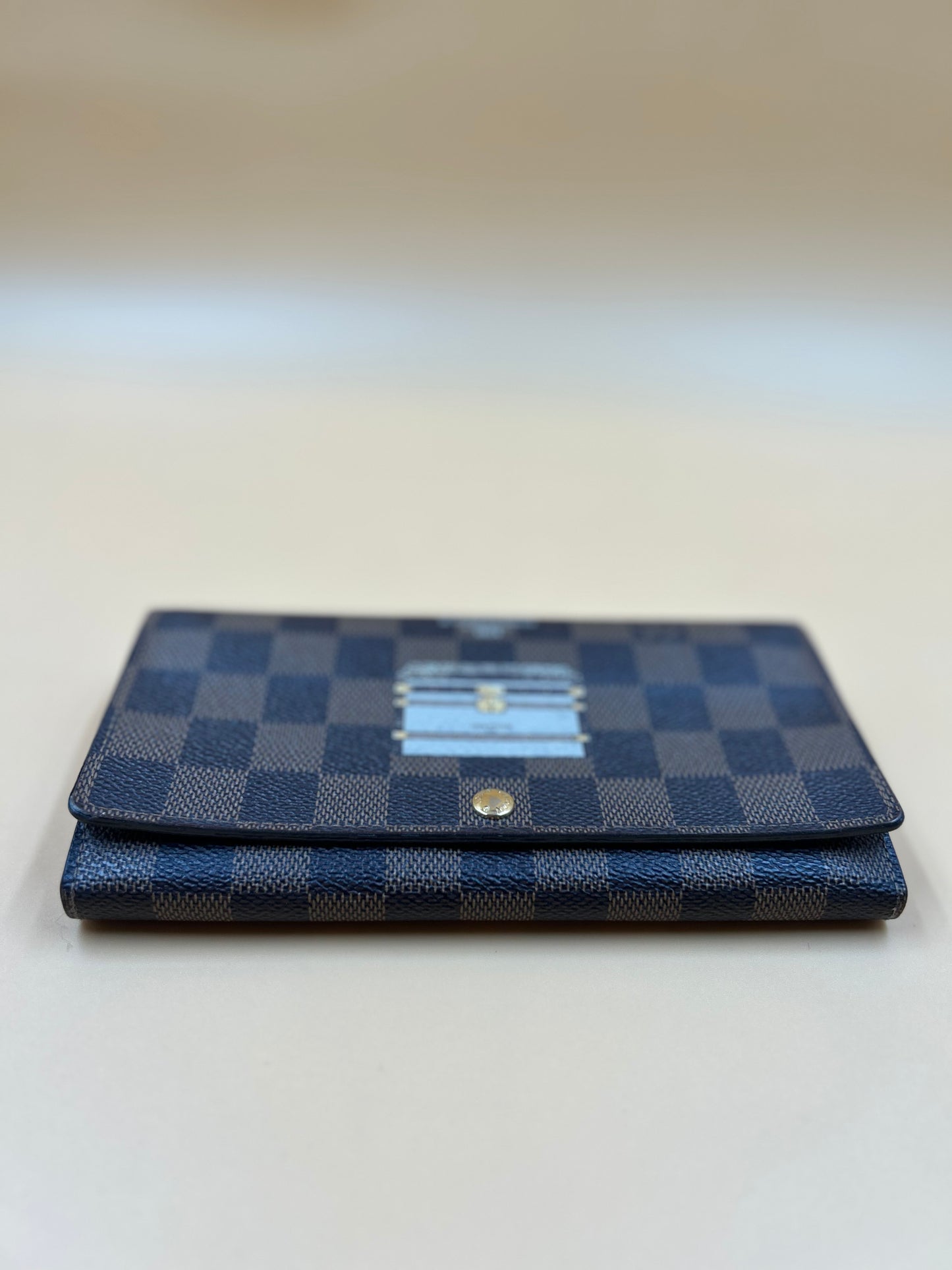 LV LIMITED EDITION