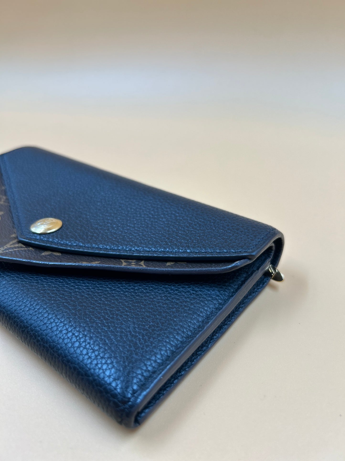 LV DOUBLE V WALLET