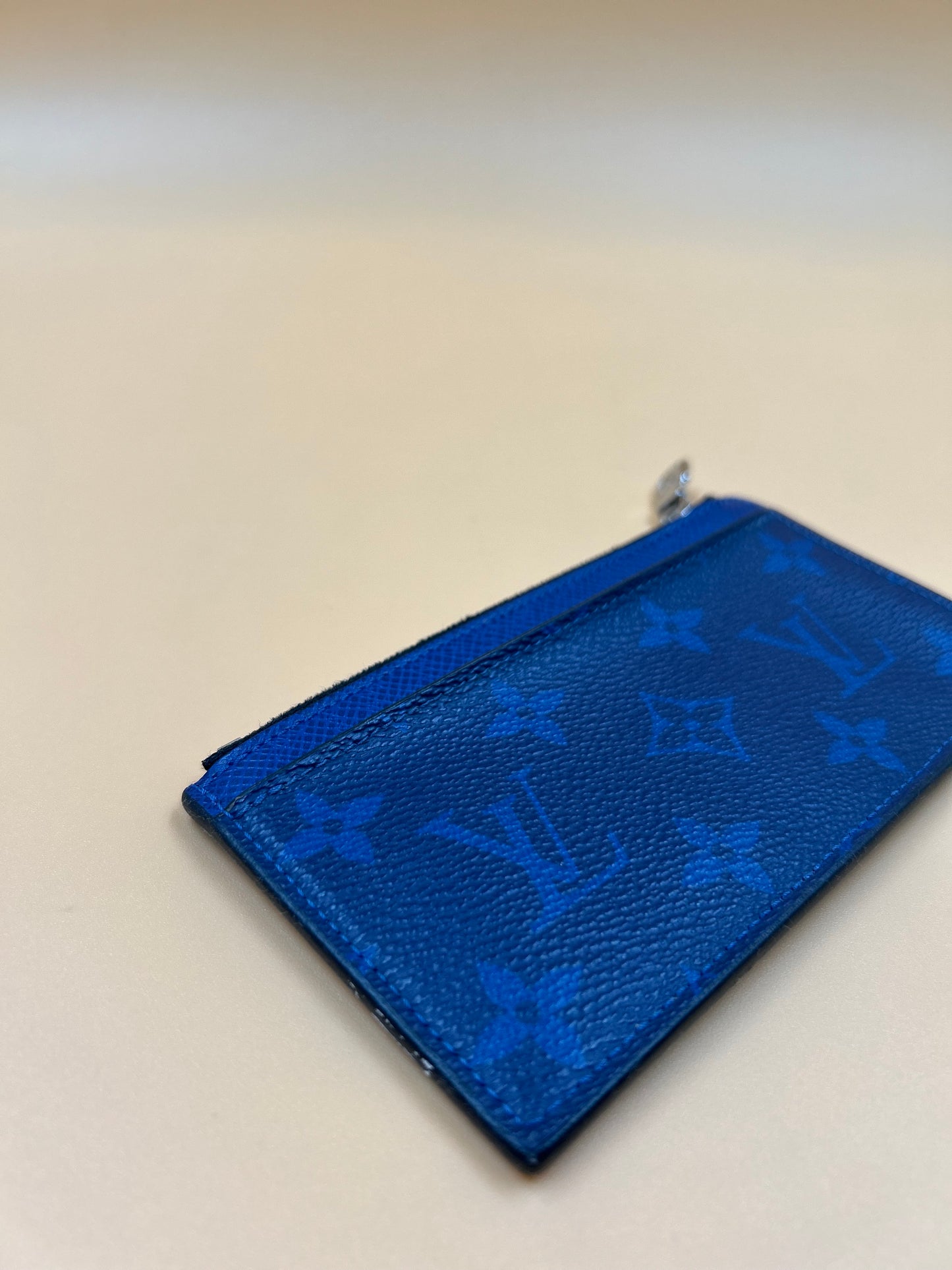 LV CARD HOLDER