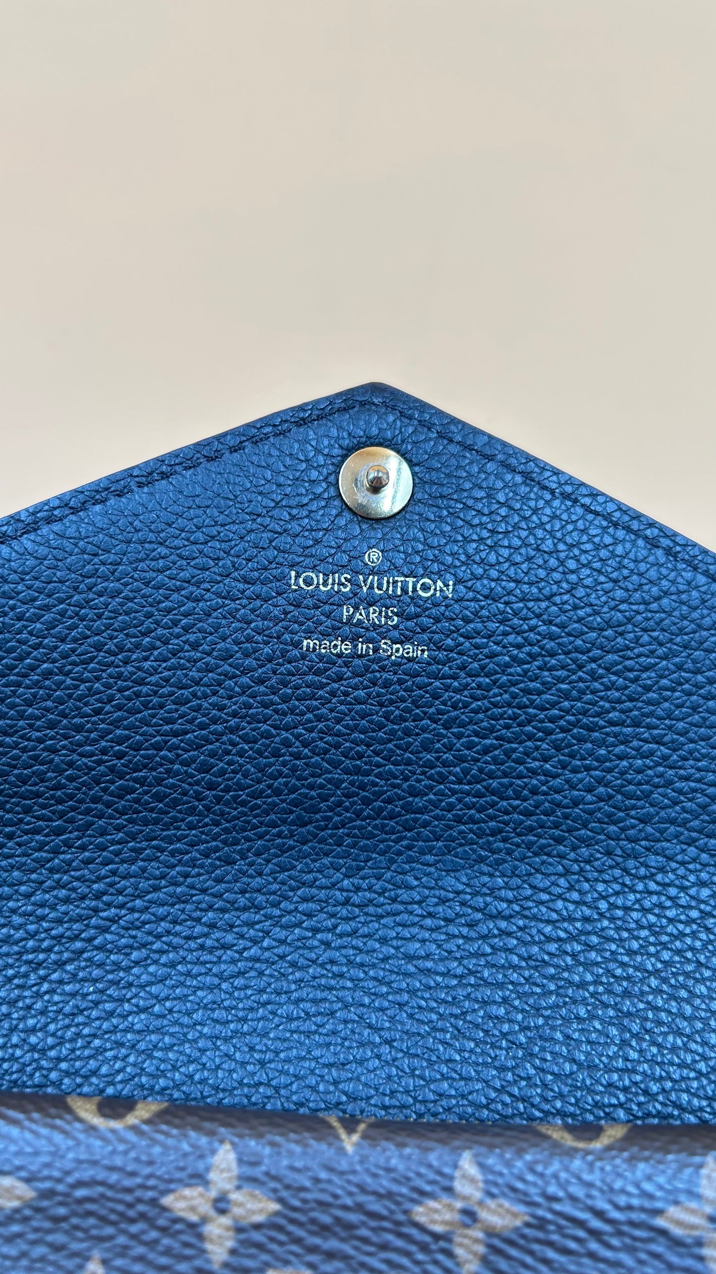 LV DOUBLE V WALLET