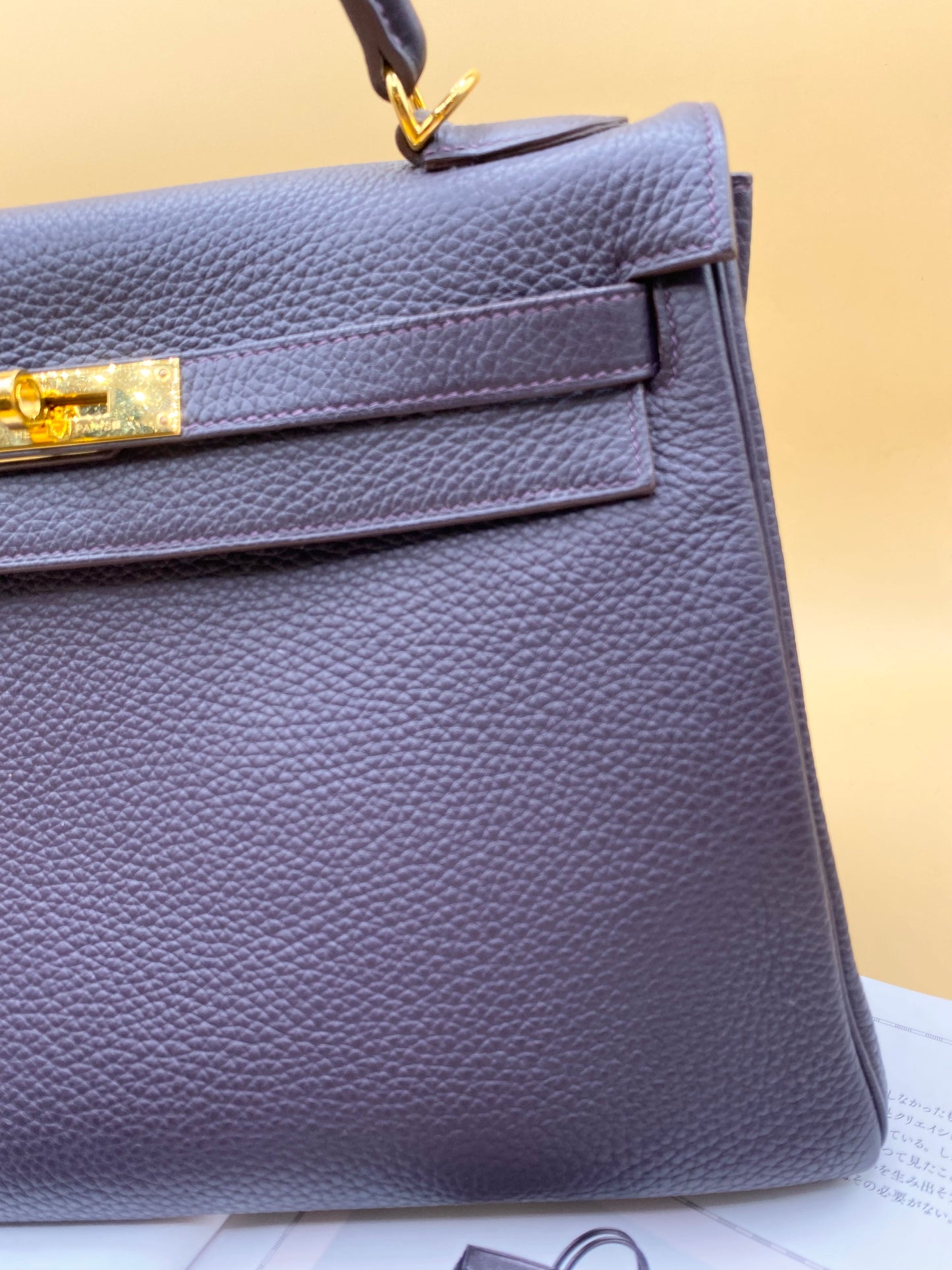 HERMES KELLY 32 TOGO RETOURNE—PRUNELLE