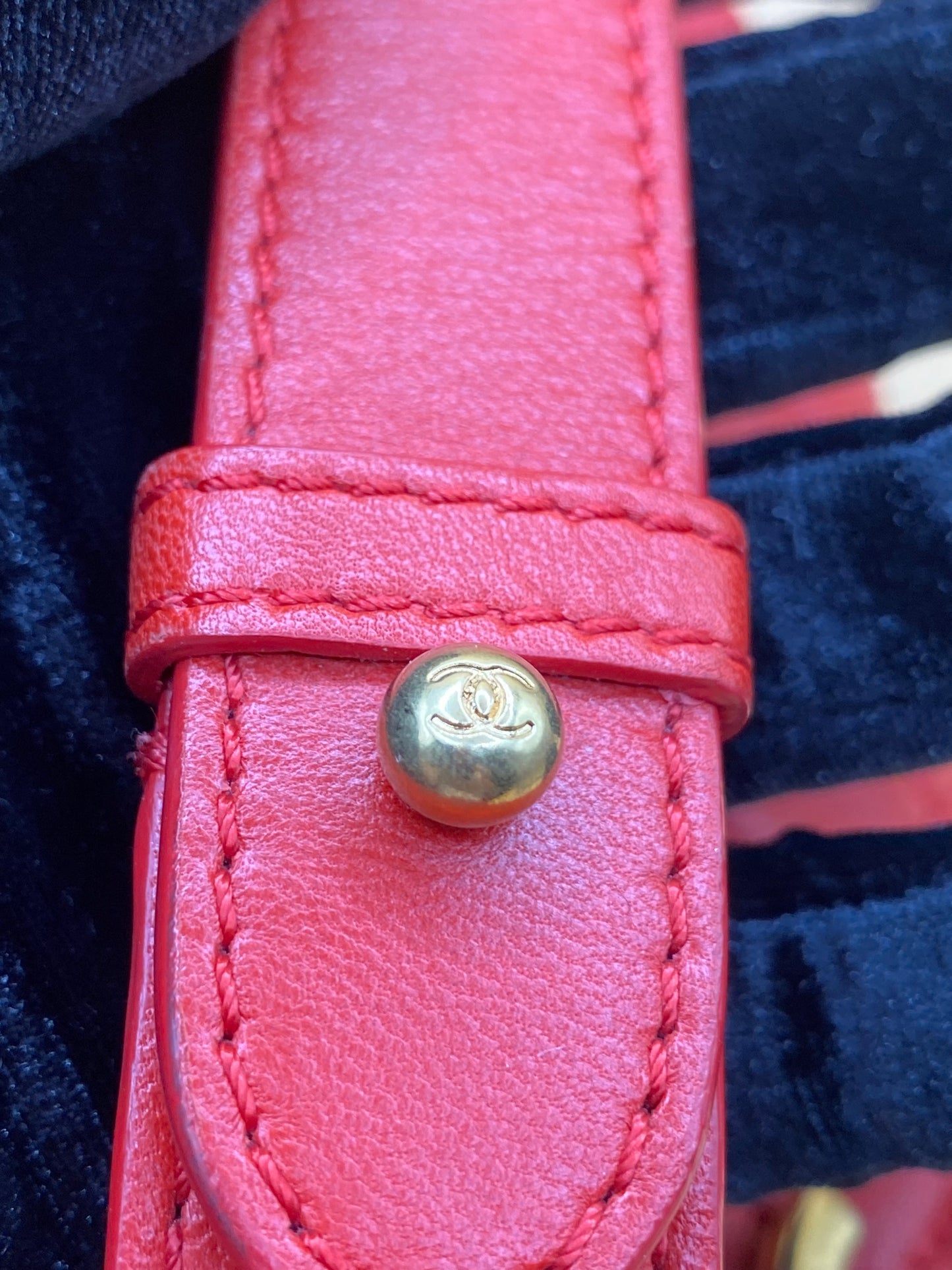 CHANEL QUILTED LAMBSKIN HOBO—RED GHW