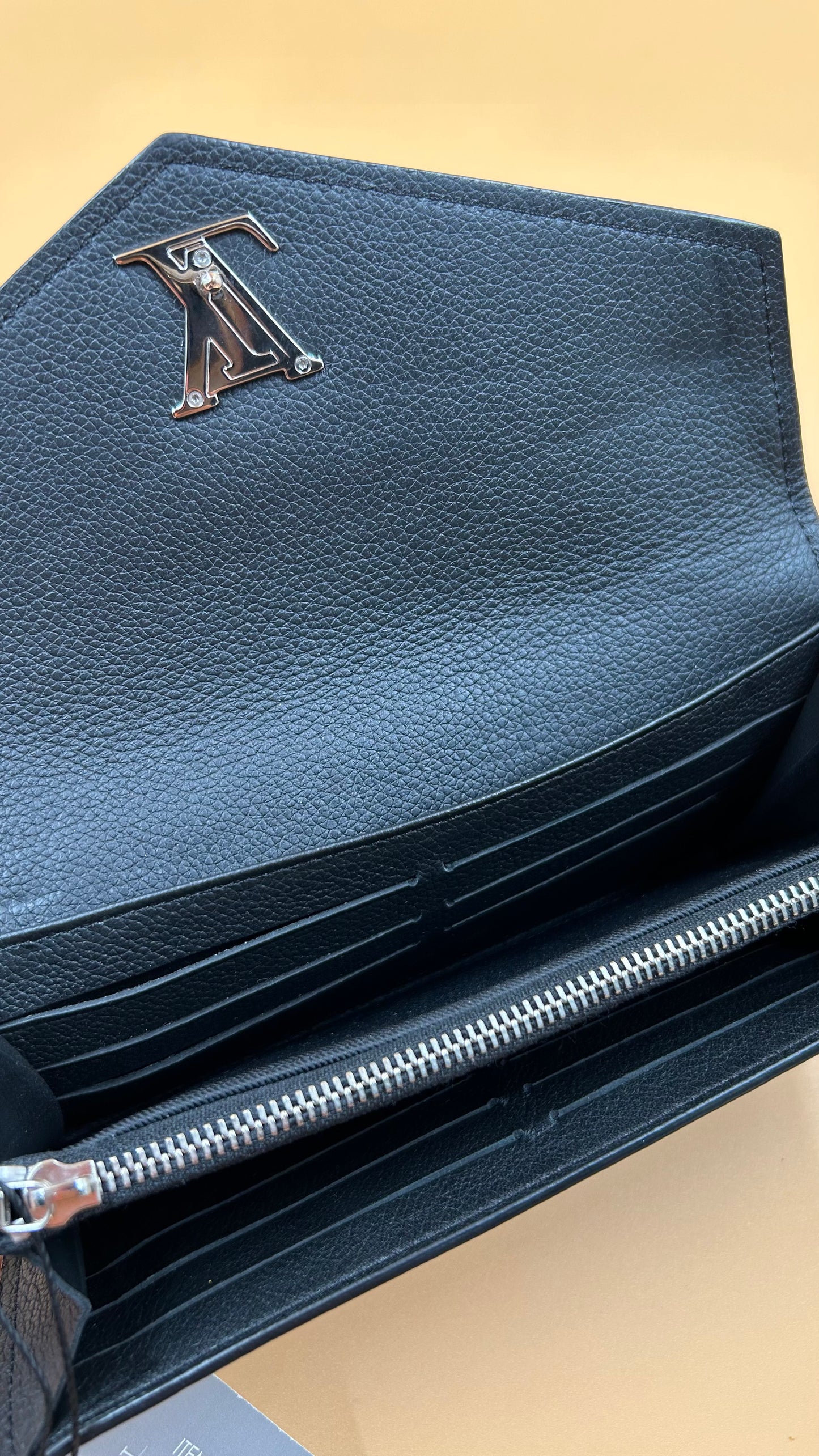 LV Lockme Wallet
