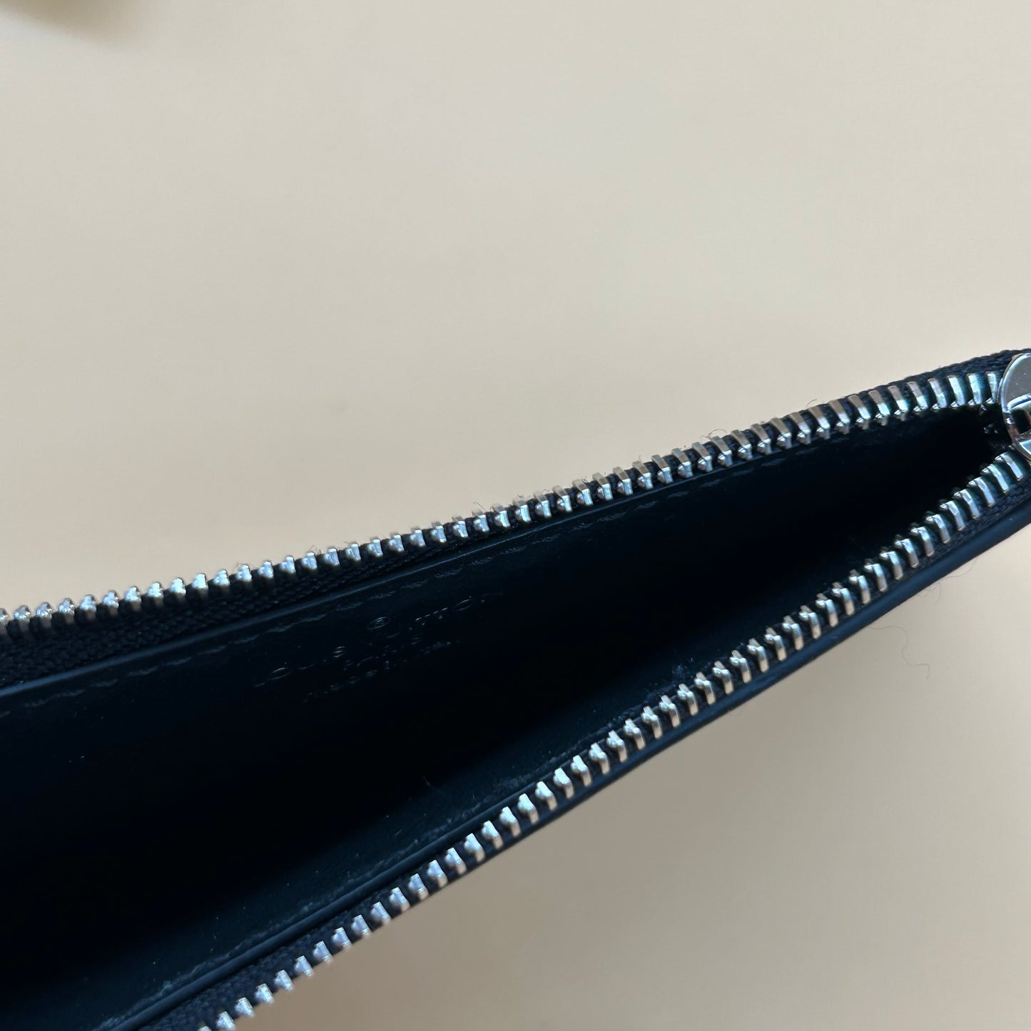 LV GRAPHITE ZIPPY CC
