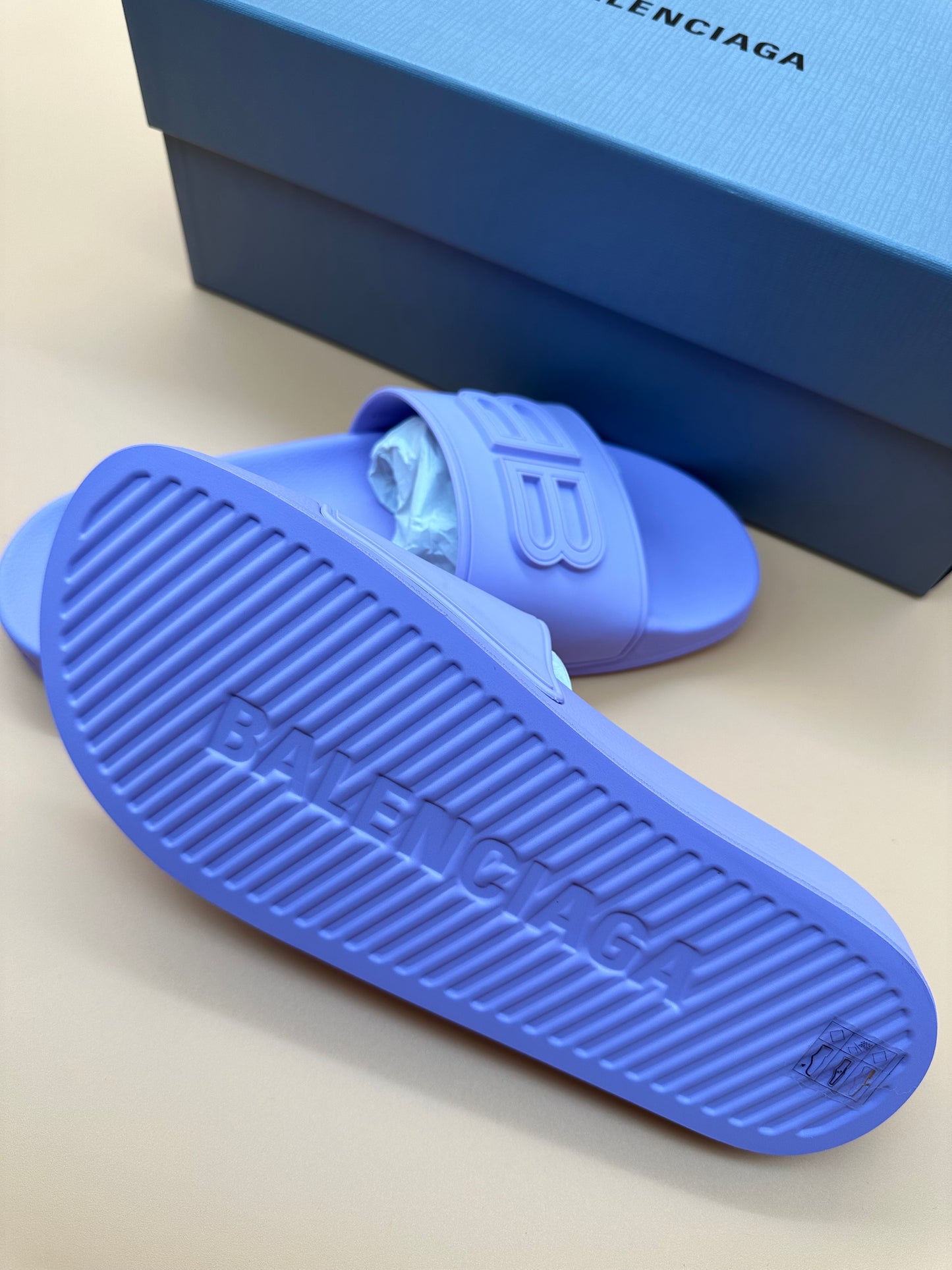BNEW BALENCIAGA SLIDES EU38