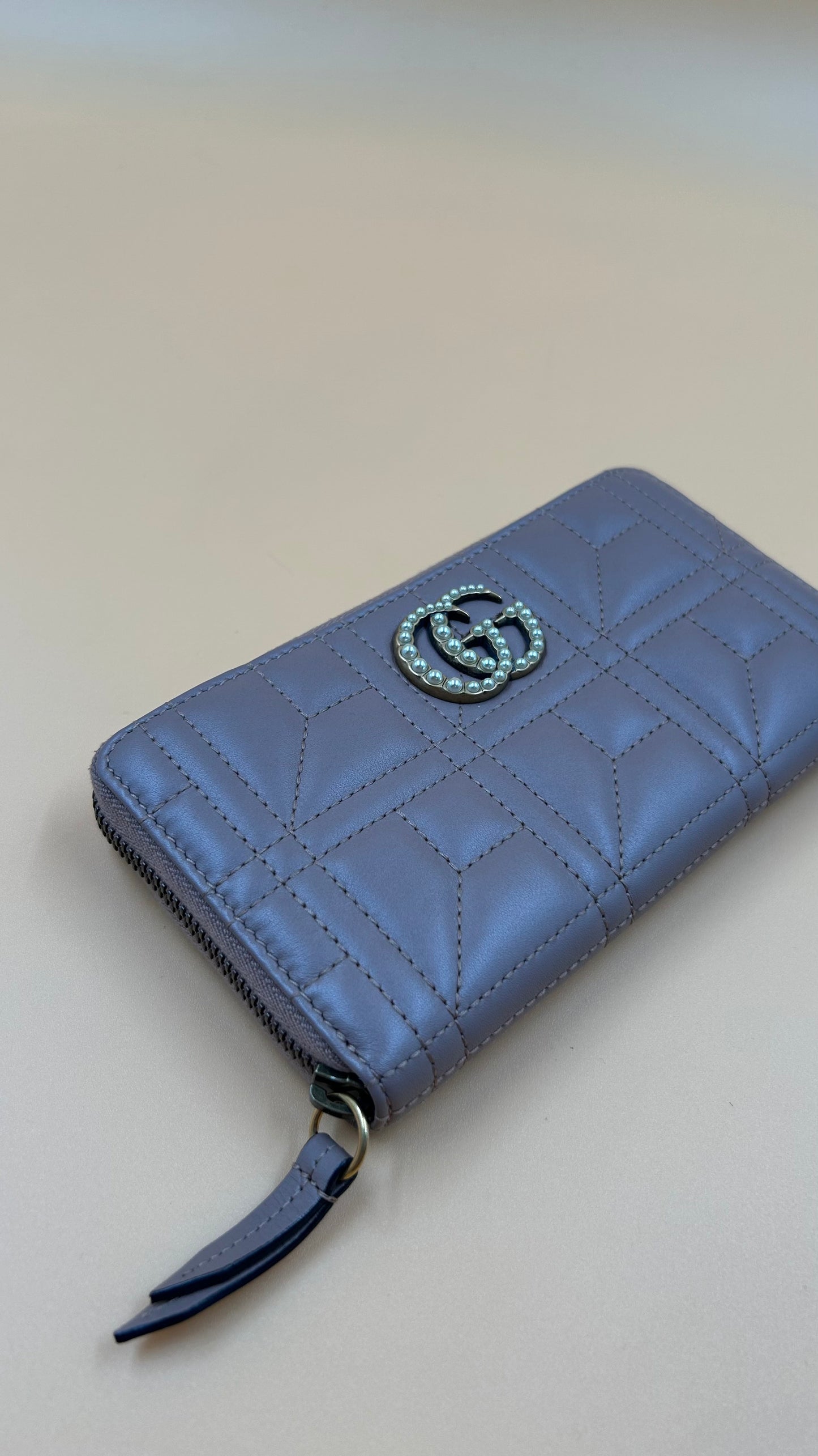 UNUSED GUCCI MARMONT ZIPPY