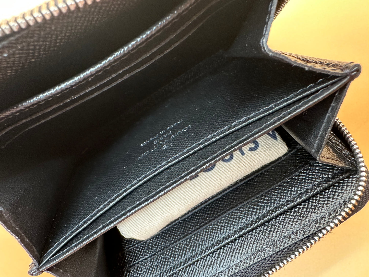 LV ZIPPY EPI CARD CASE
