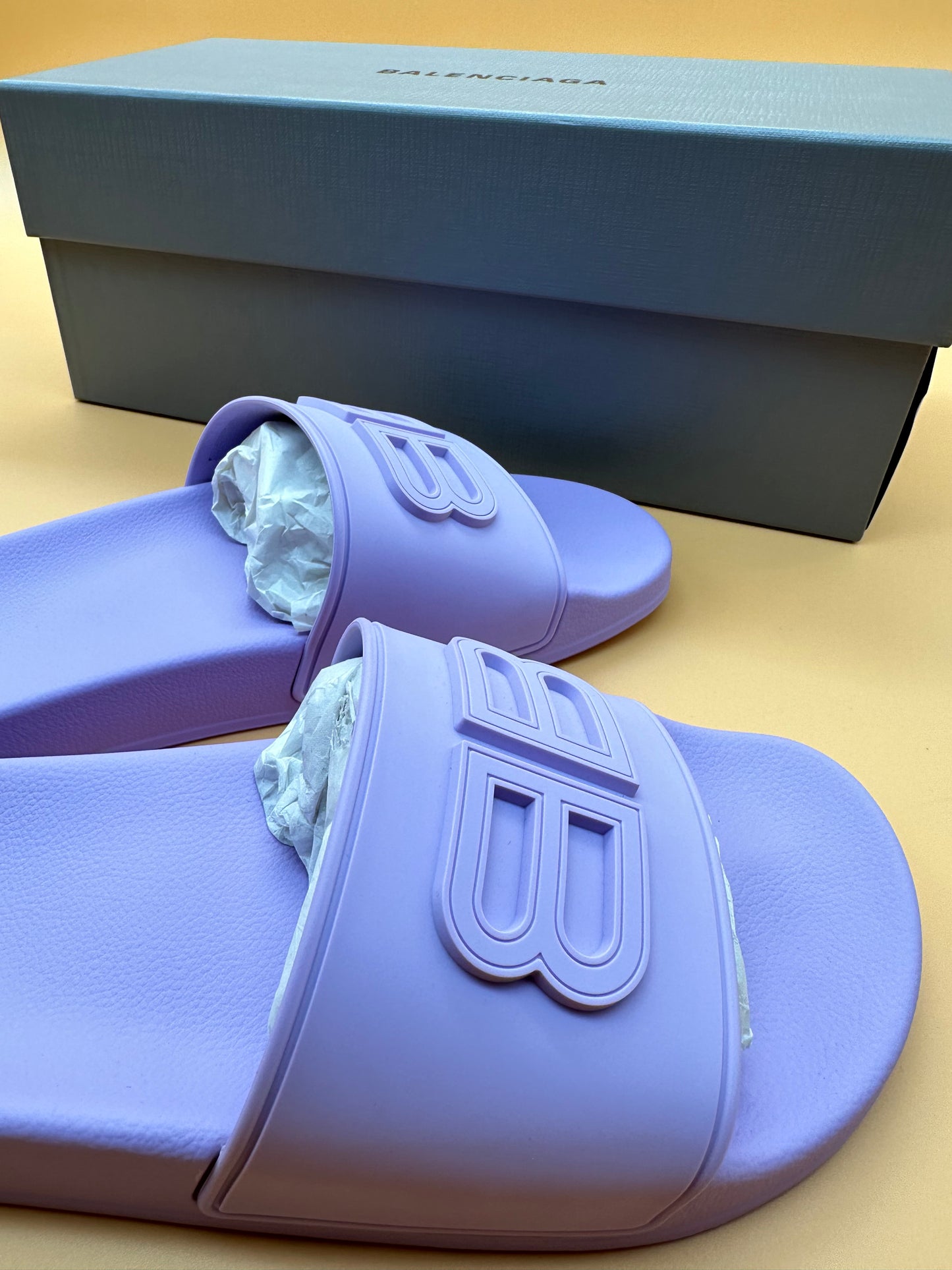 BNEW BALENCIAGA SLIDES EU38