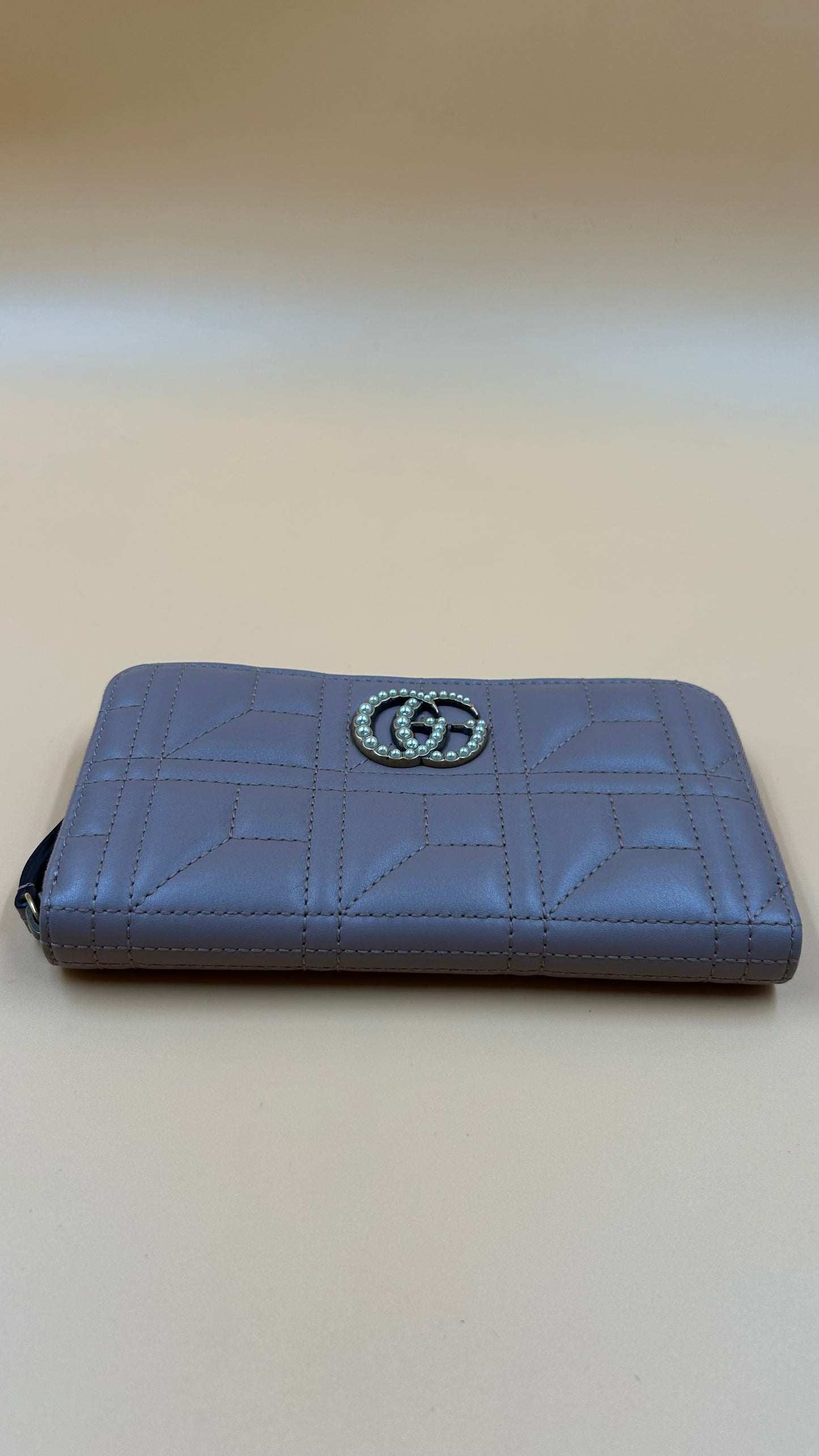 UNUSED GUCCI MARMONT ZIPPY