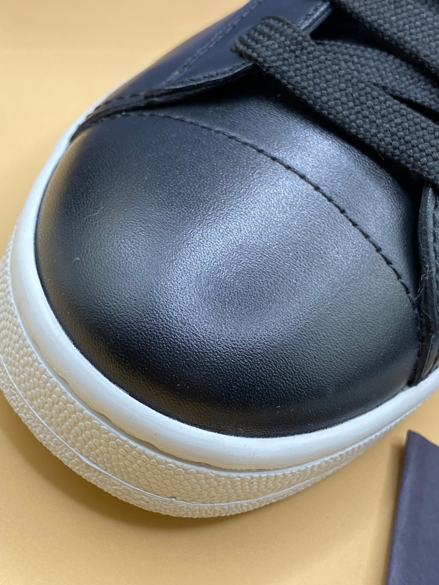 *BNEW* PRADA LEATHER SNEAKERS S39–BLACK