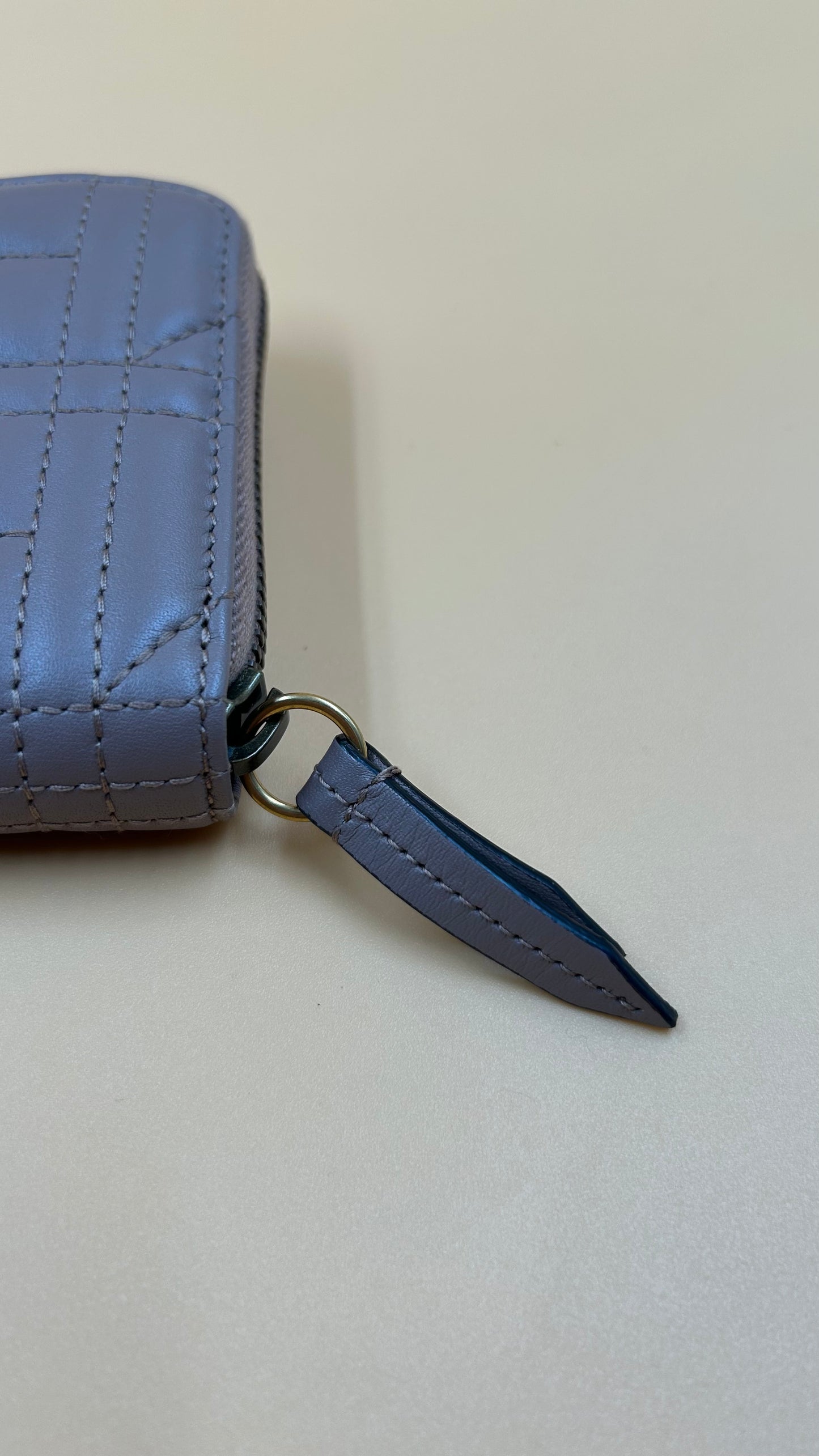 UNUSED GUCCI MARMONT ZIPPY