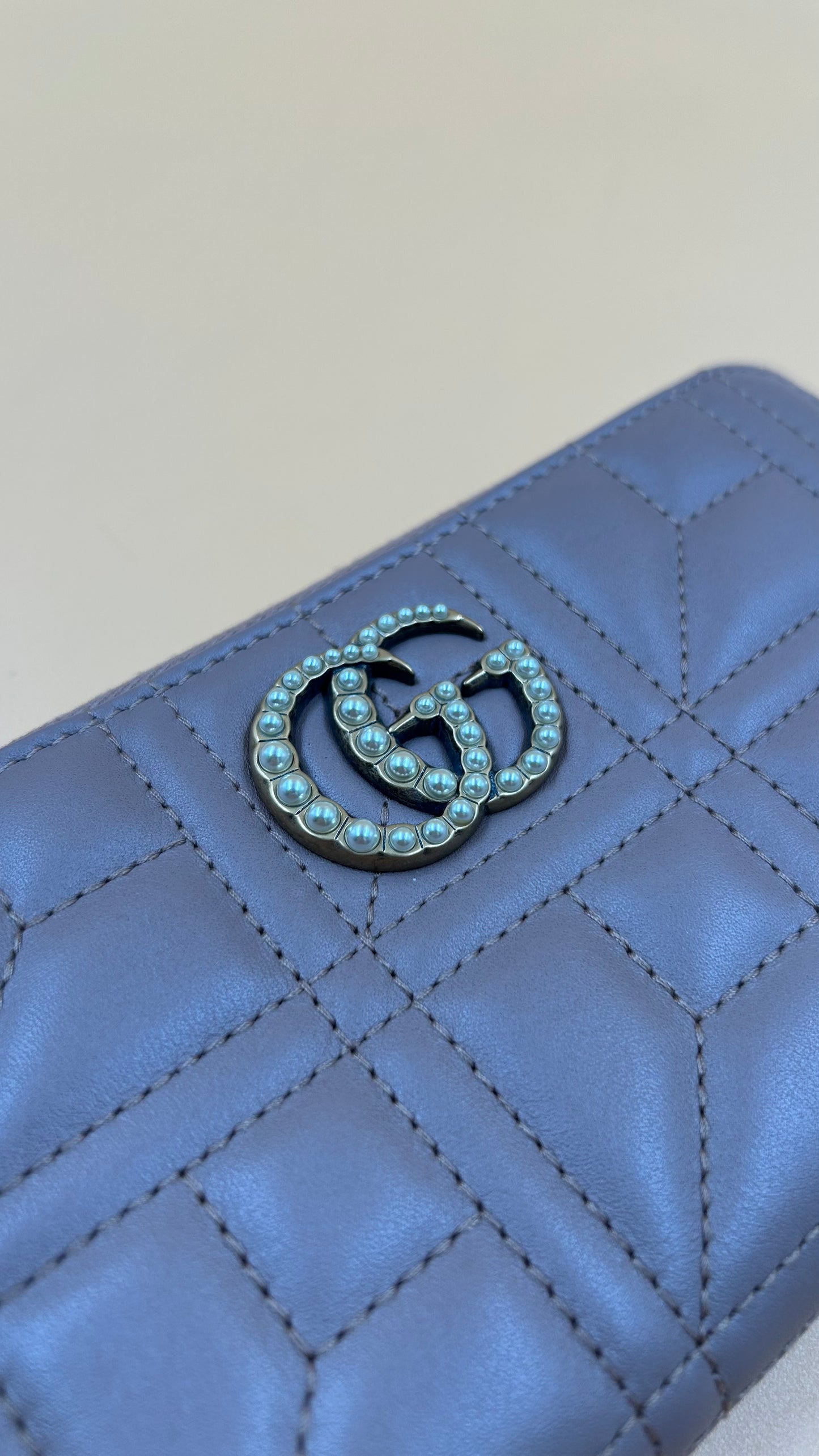 UNUSED GUCCI MARMONT ZIPPY