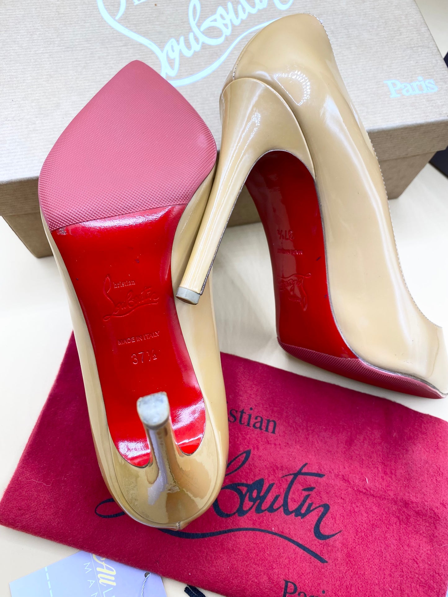 CHRISTIAN LOUBOUTIN PUMPS 37.5–BEIGE