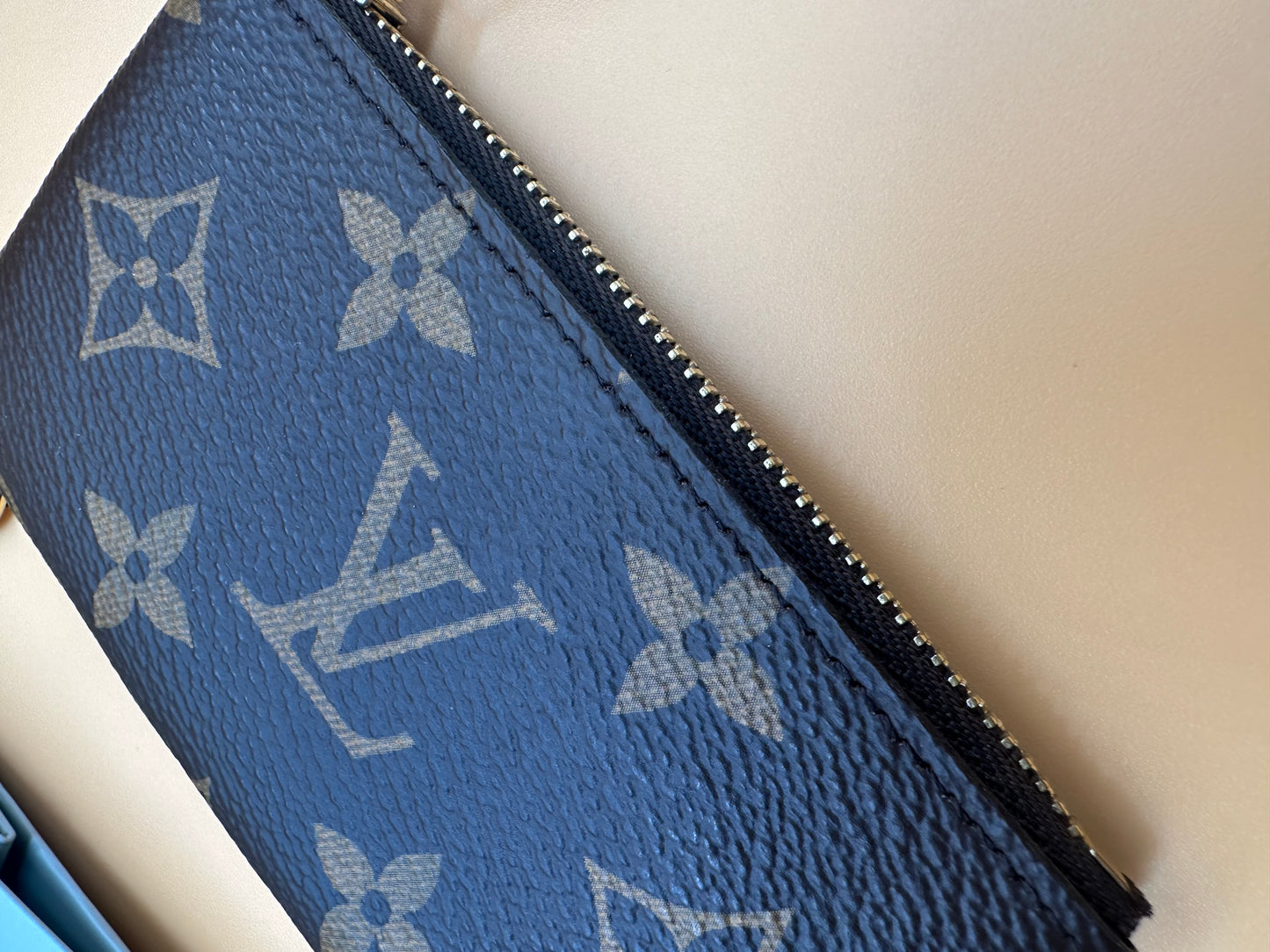 LV KEY CLES MONO