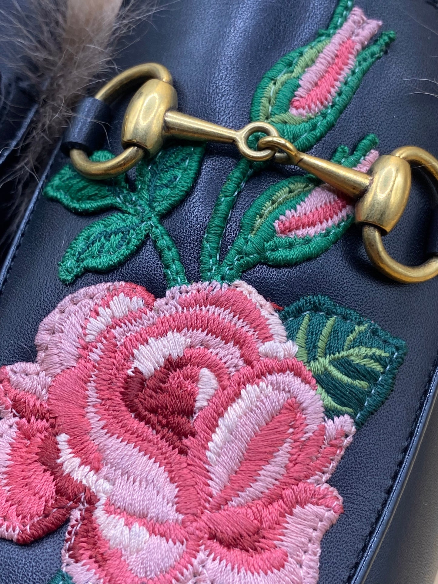 GUCCI FLORAL PRINCETOWN MULES w/FUR S35—BLACK