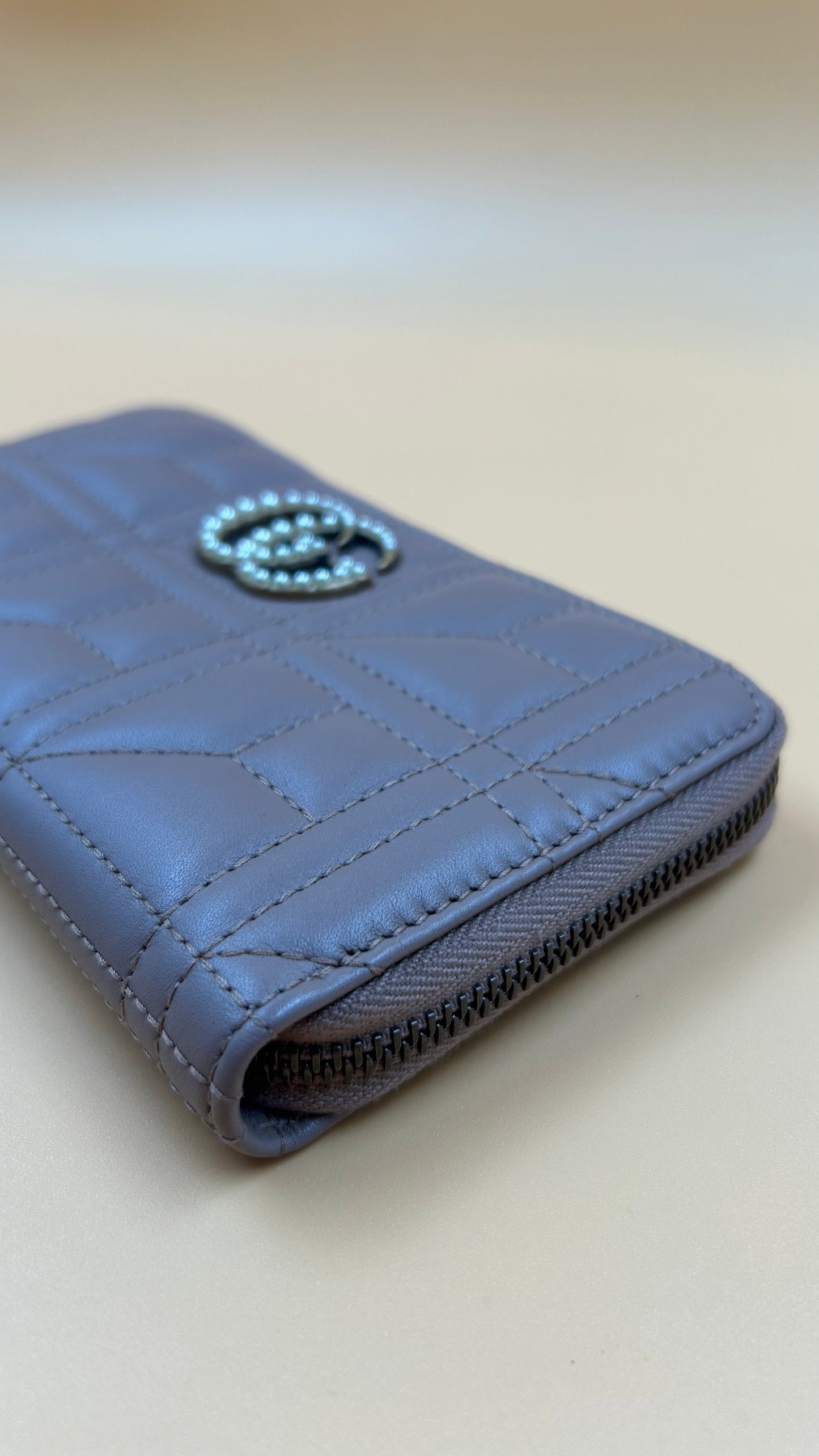 UNUSED GUCCI MARMONT ZIPPY