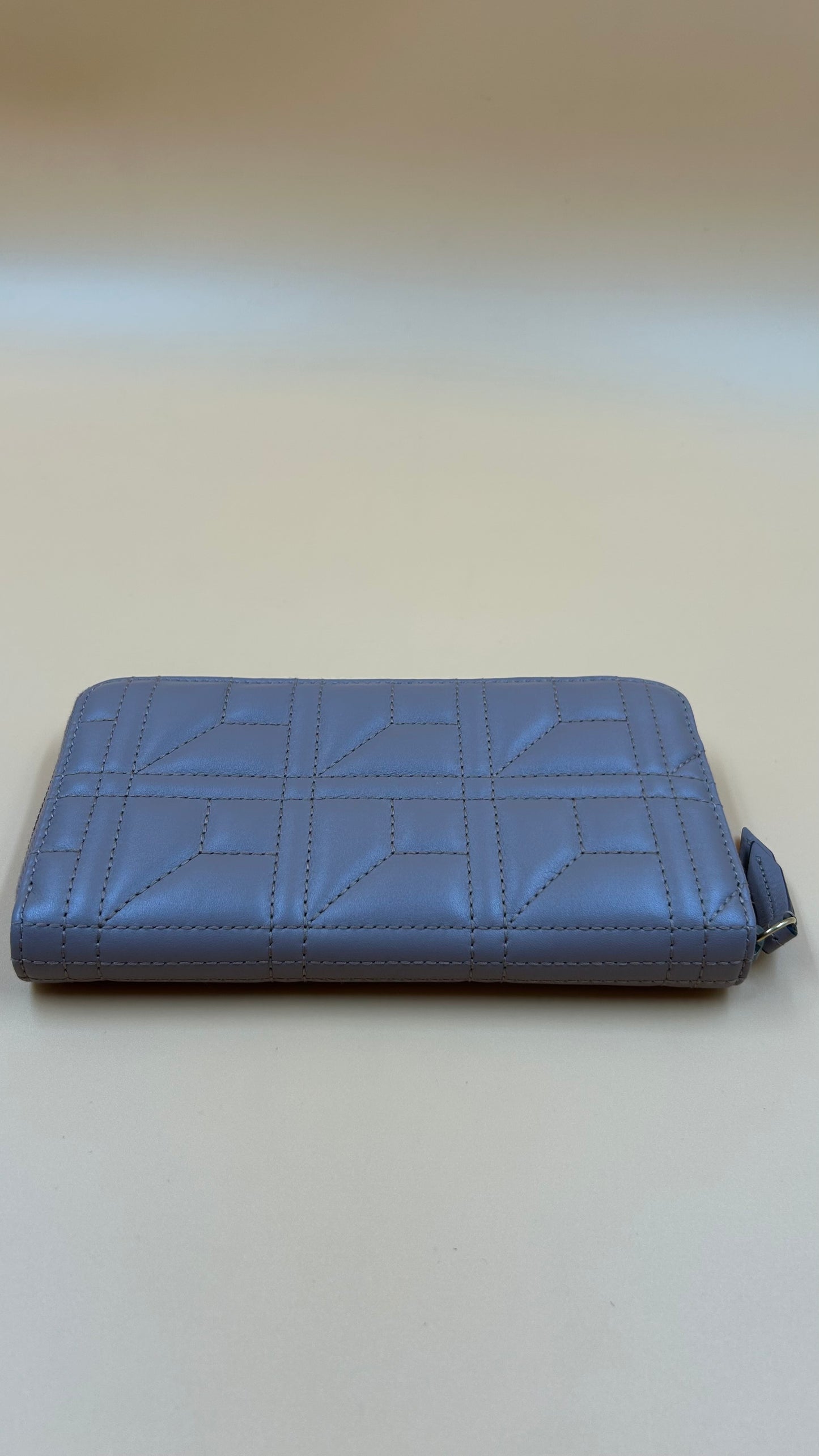 UNUSED GUCCI MARMONT ZIPPY